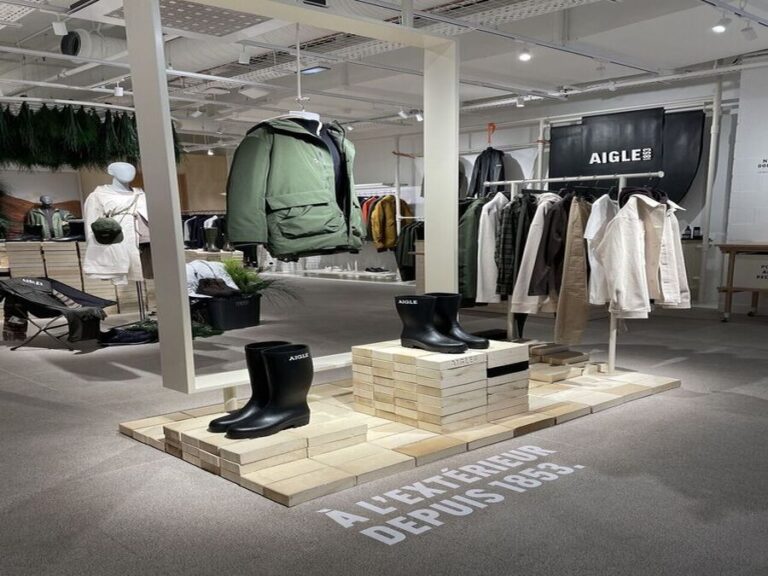 RÉNOVATION D'UNE BOUTIQUE - AIGLE PARIS BEAUGRENELLE — photo 3
