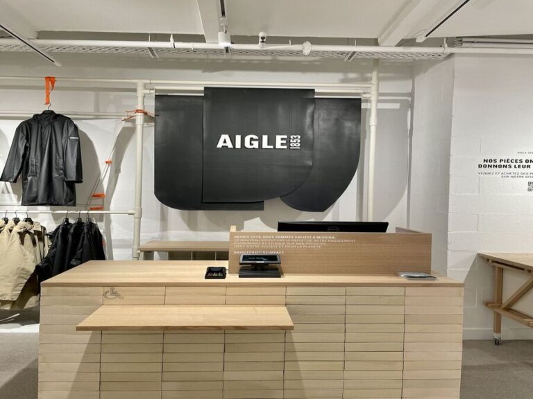 RÉNOVATION D'UNE BOUTIQUE - AIGLE PARIS BEAUGRENELLE — photo 4