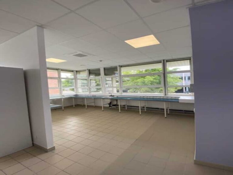 RÉAMÉNAGEMENT DES LABORATOIRES DU R+1 BAT F - HÔPITAL SAINT-CAMILLE — photo 4